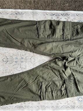 Old Navy Men's Military Green Cargo Pants